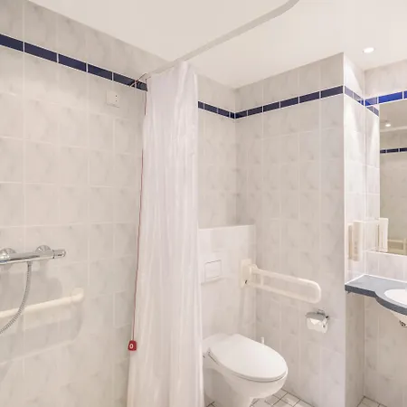 Express Cologne By Ihg טרויסדורף