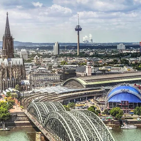 Hotel Express Cologne By Ihg 3*