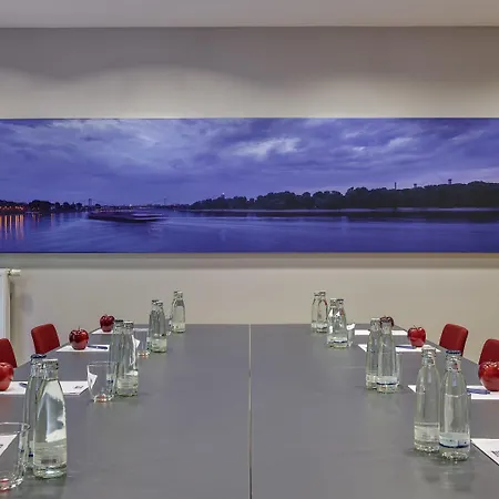 Hotel Express Cologne By Ihg 3*