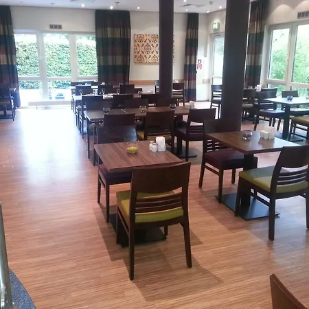 Express Cologne By Ihg טרויסדורף