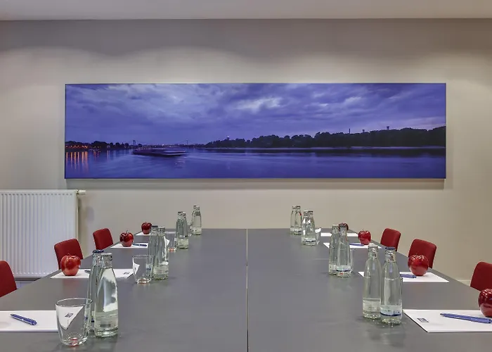 Hotel Express Cologne By Ihg 3*